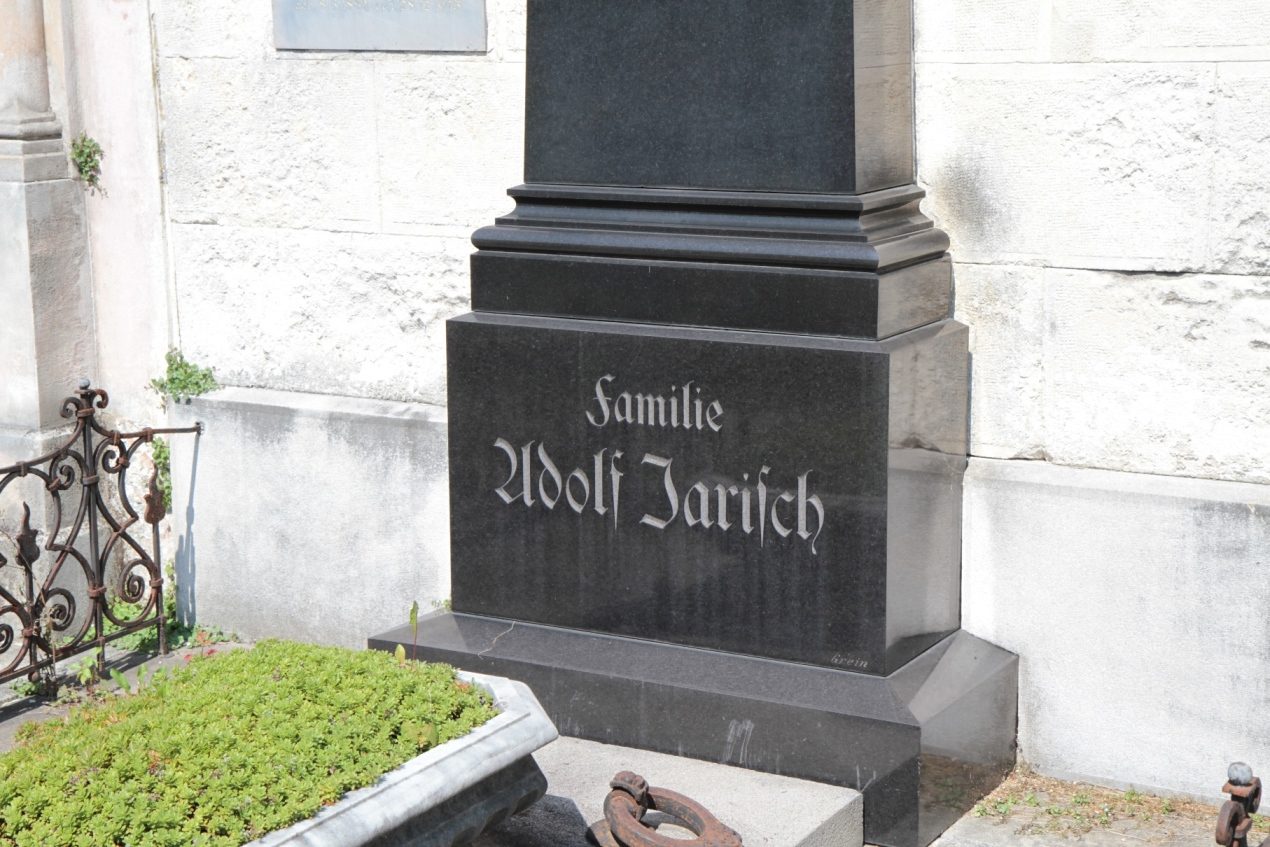 Adolf Jarisch's tomb, Leonhardfriedhof, Graz - 05.JPG